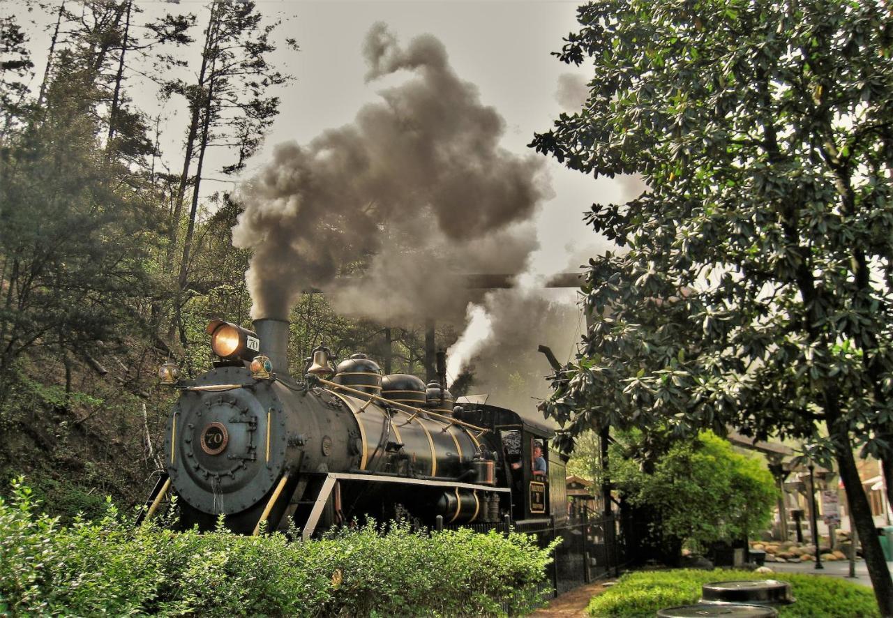 Wilderness Lodge, Hot Tub, Game Room, Pool Access, 1089 Free Tickets Each Paid Day, Dollywood And M Sevierville Esterno foto